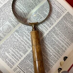 Wooden Handle Magnifying Glass New
